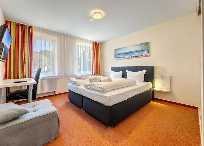 Meinholdstrasse 46 2 Mit 5 Schlafzimmern, Privater Sauna, Kamin, Ca 500m Vom Feriehus *